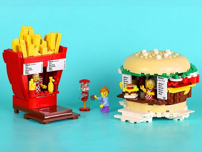 Estos puestos de comida de Lego podrían ser una realidad con tu ayuda