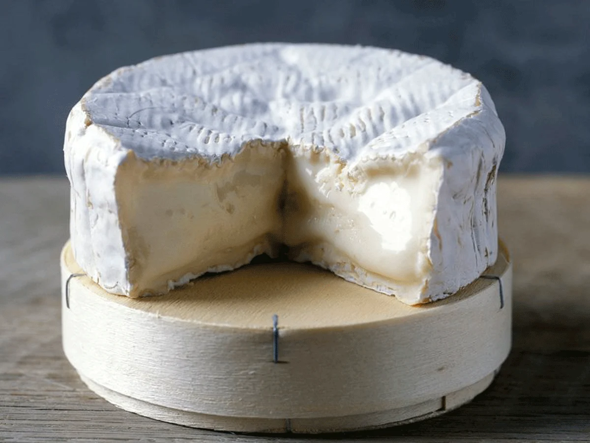 El queso Camembert causa polémica