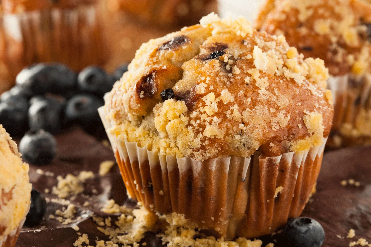Receta: Muffins de blueberry con topping de crumble