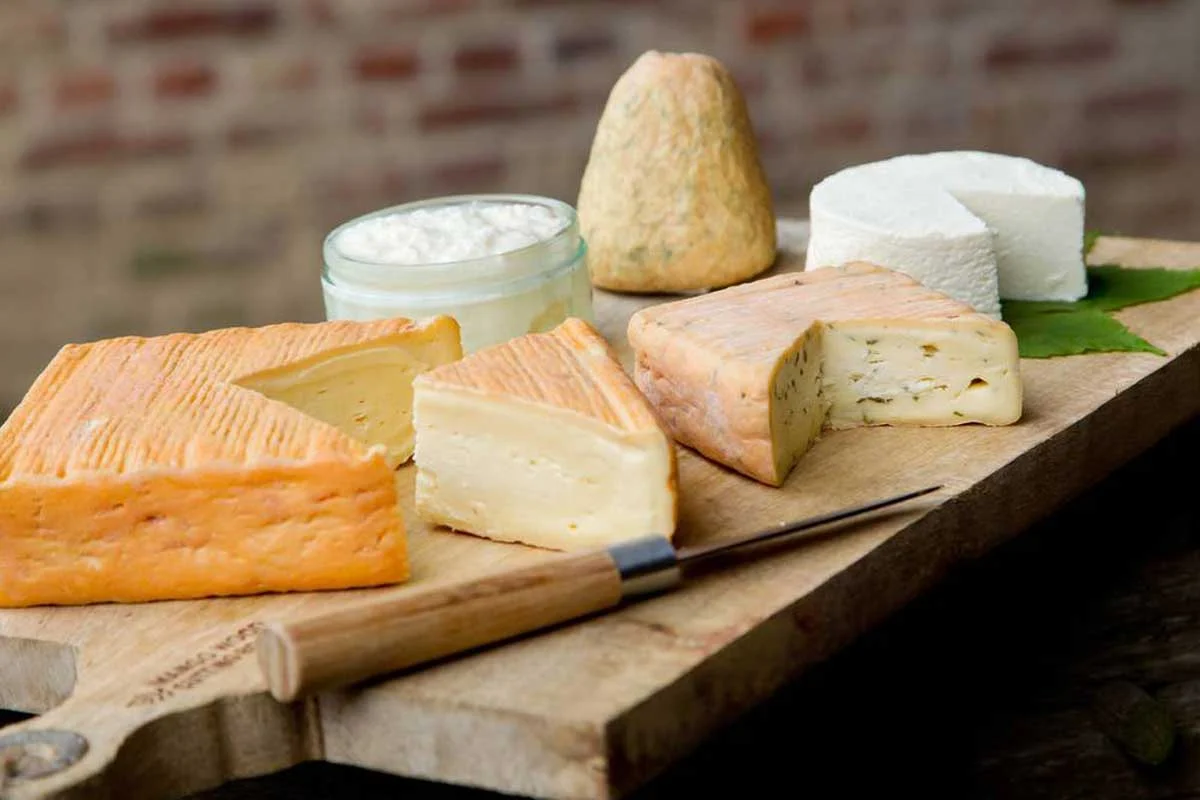 Cinco elementos inesperados que puedes servir con queso