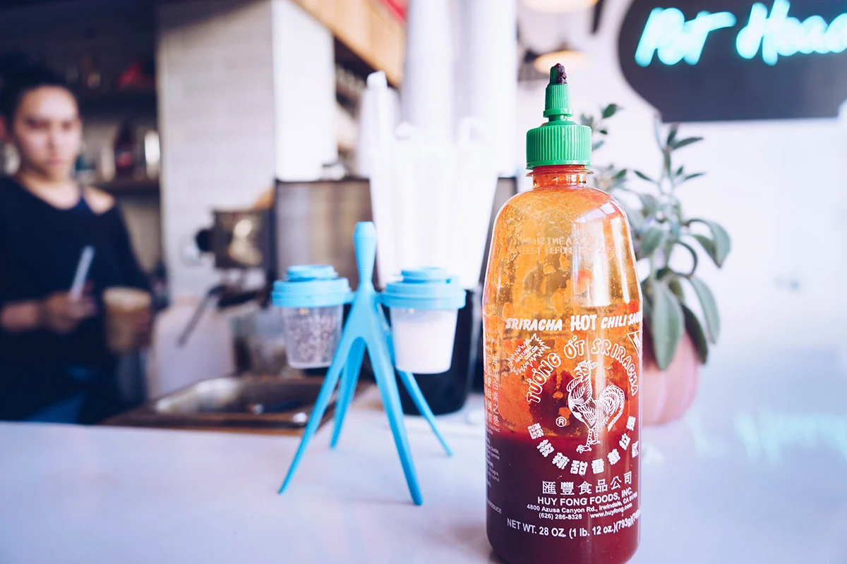 ¿Qué es la Sriracha y cómo se hace?