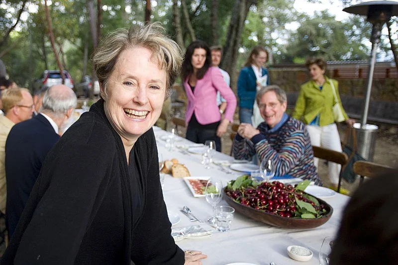 La chef y activista Alice Waters es reconocida por Parabere Care Awards