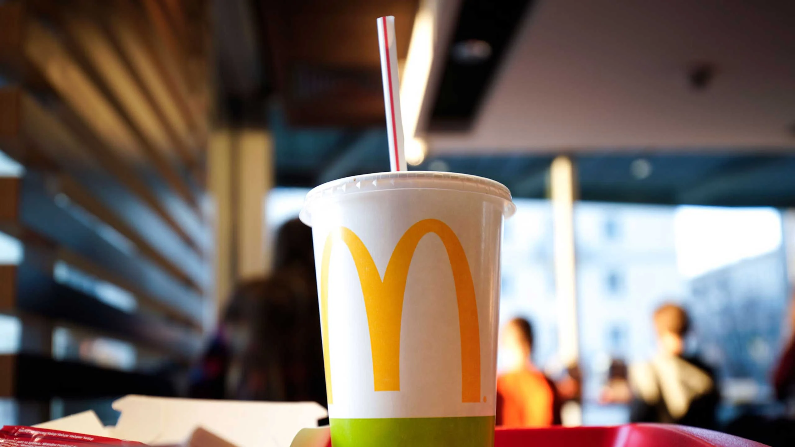 ¿Por qué los popotes de McDonald’s se están subastando por más de $1,000 USD?