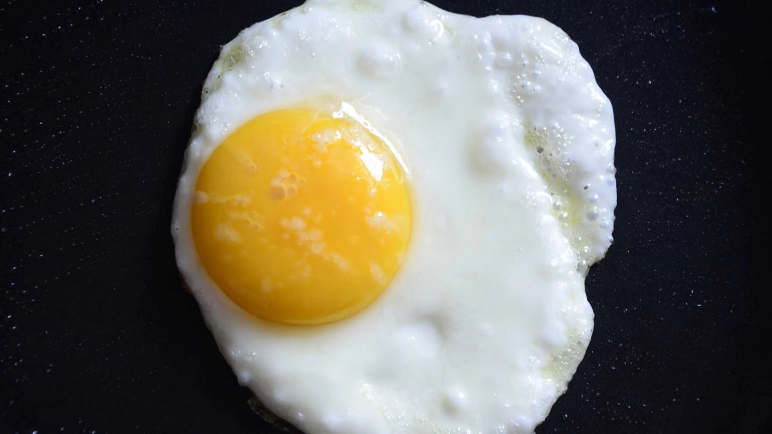 ¿Cómo freír el huevo perfecto?