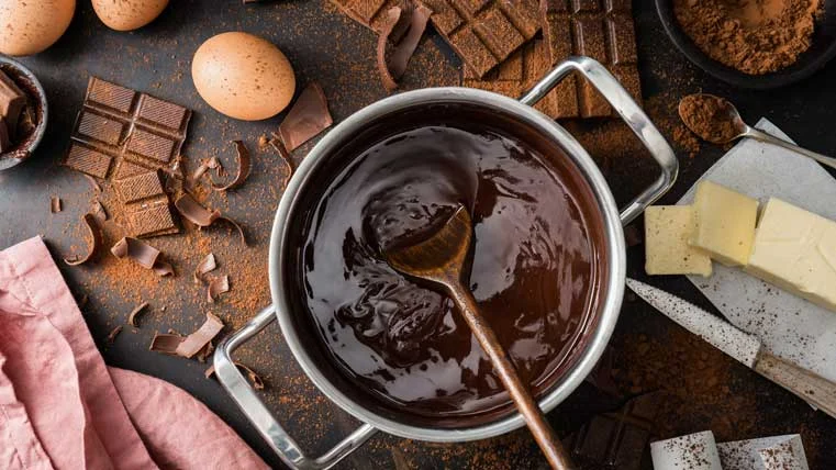 Prepara un pastel de chocolate sin harina con esta receta