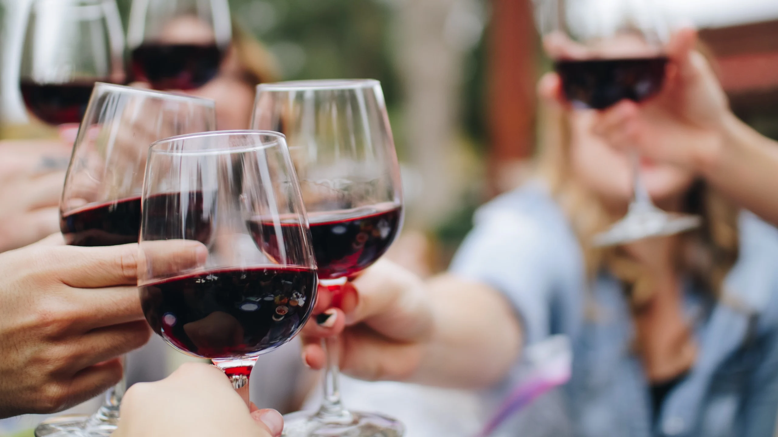 Beneficios de tomar vino tinto, ¿mitos o realidades?