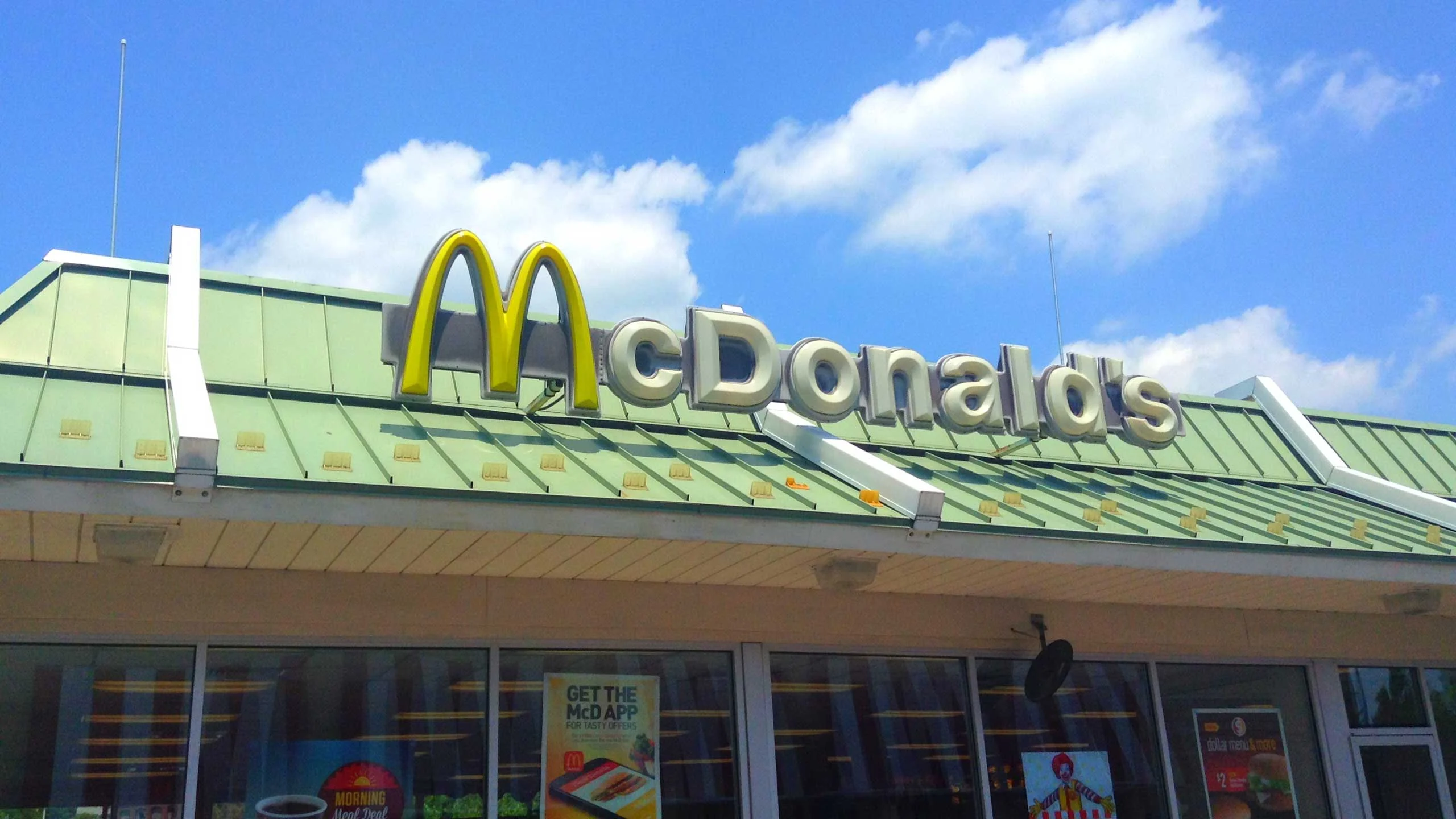 McDonald’s prevé cerrar la mayoría de restaurantes en Walmart EU