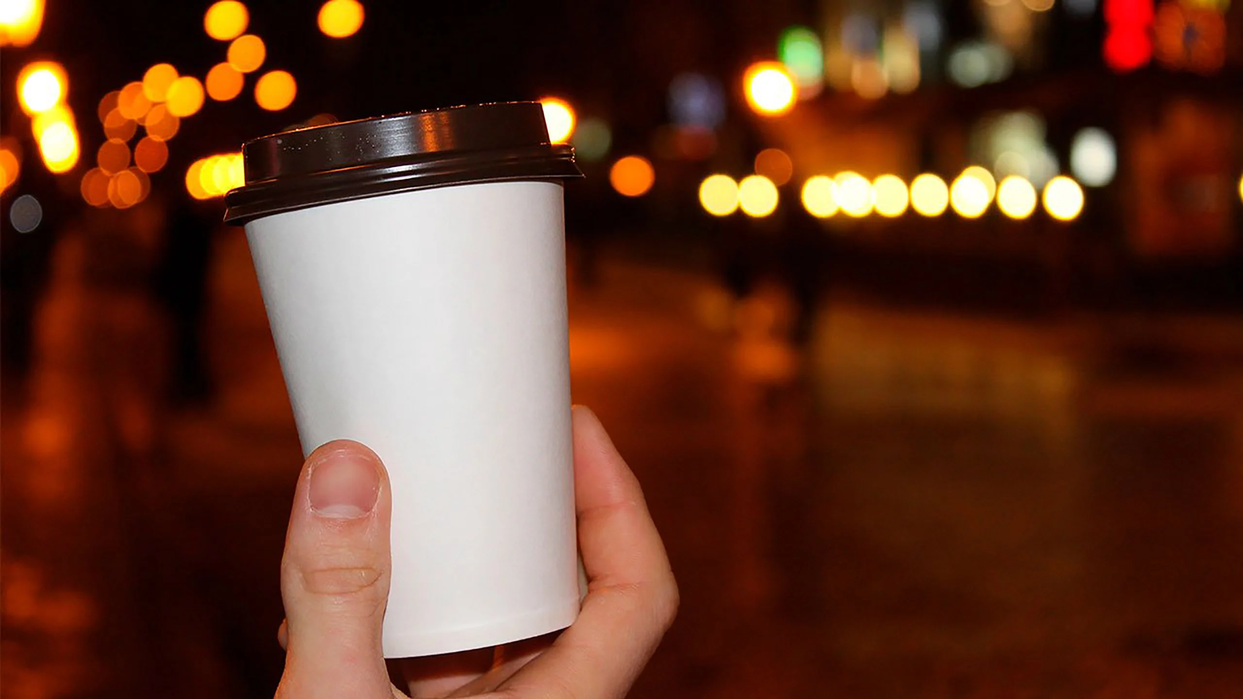 Un estudio afirma que los vasos de café contaminan más de lo que se piensa