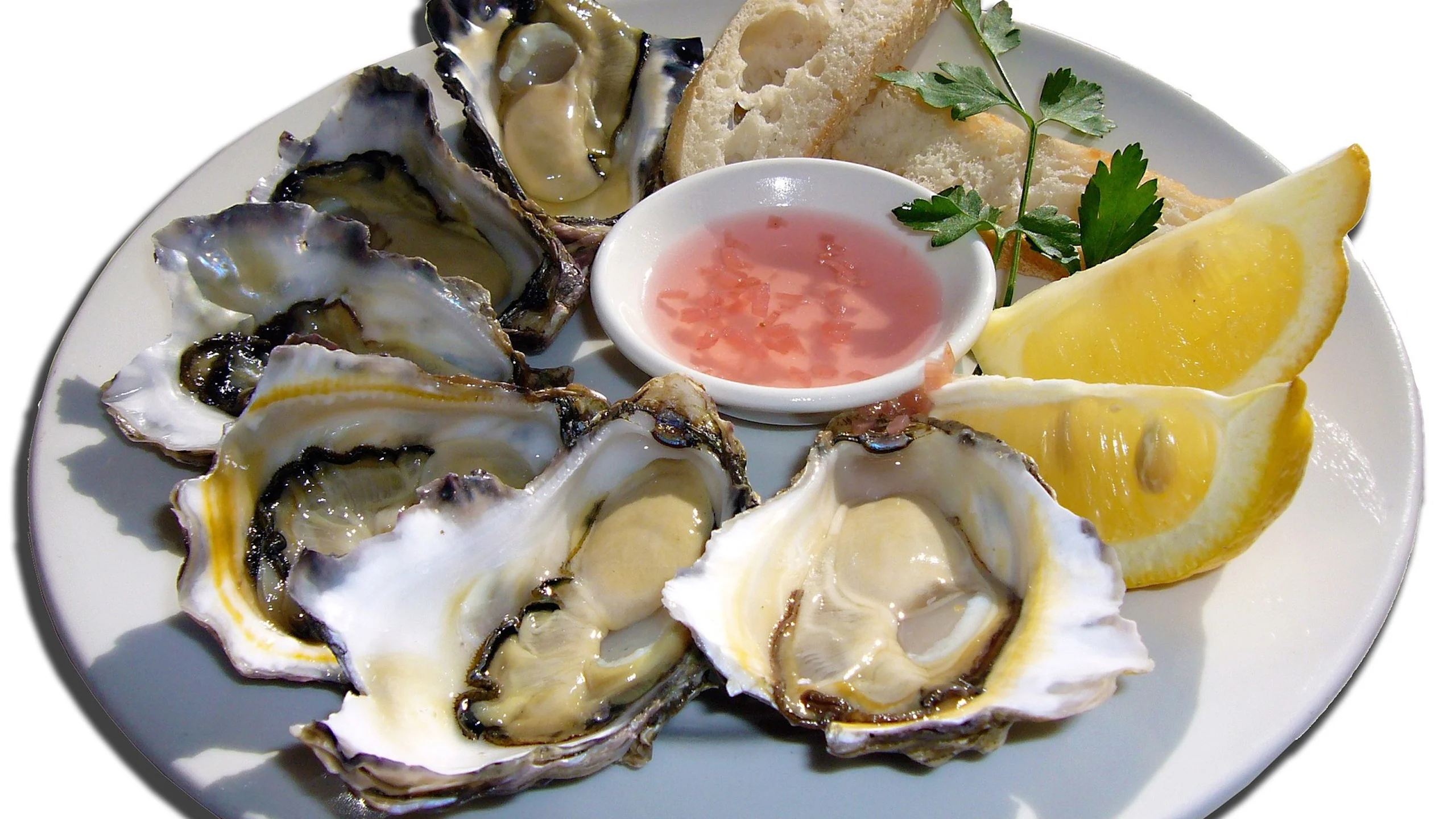 La guía de un experto para comer ostras crudas