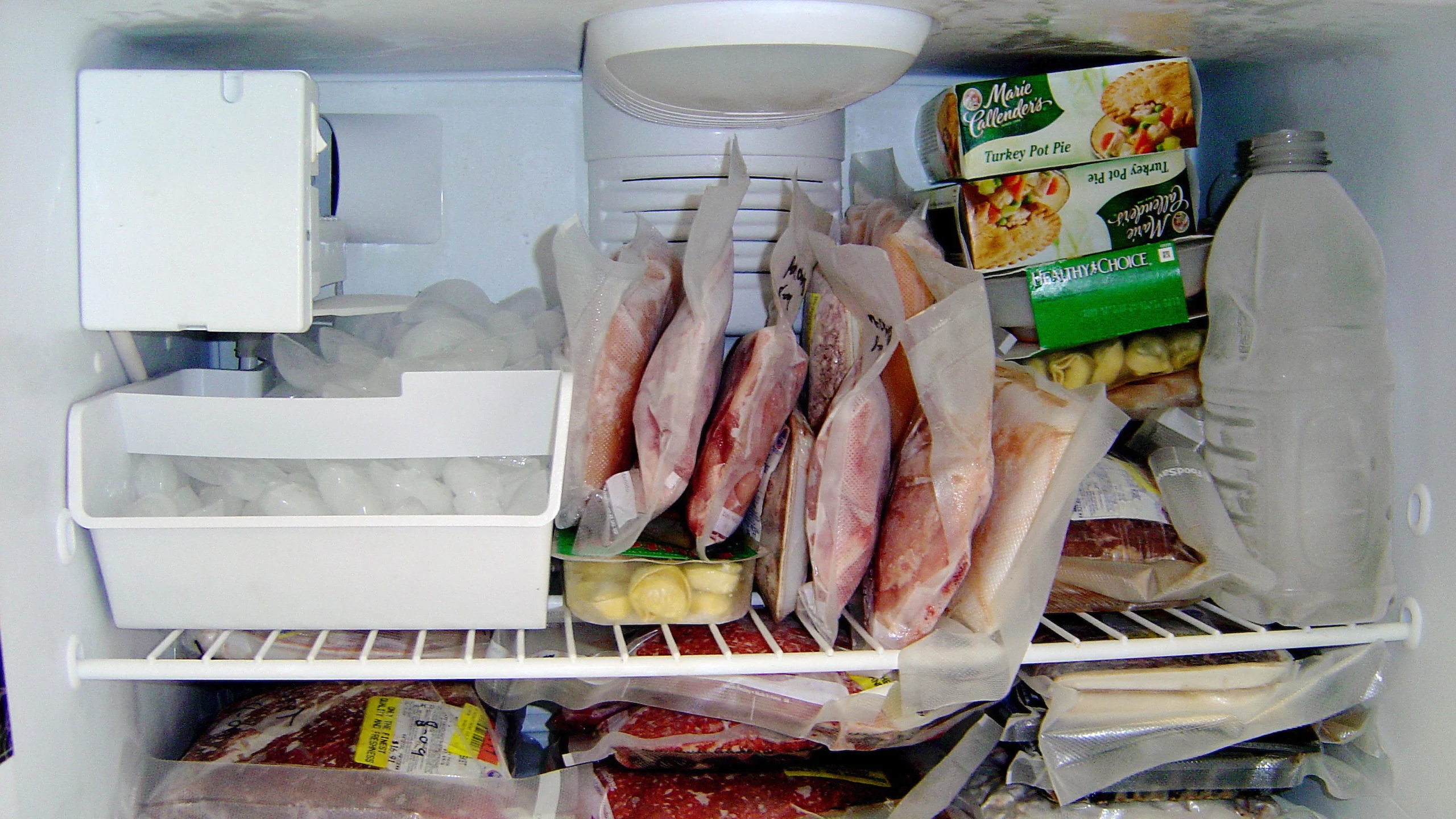 No deberías volver a congelar las proteínas que ya descongelaste