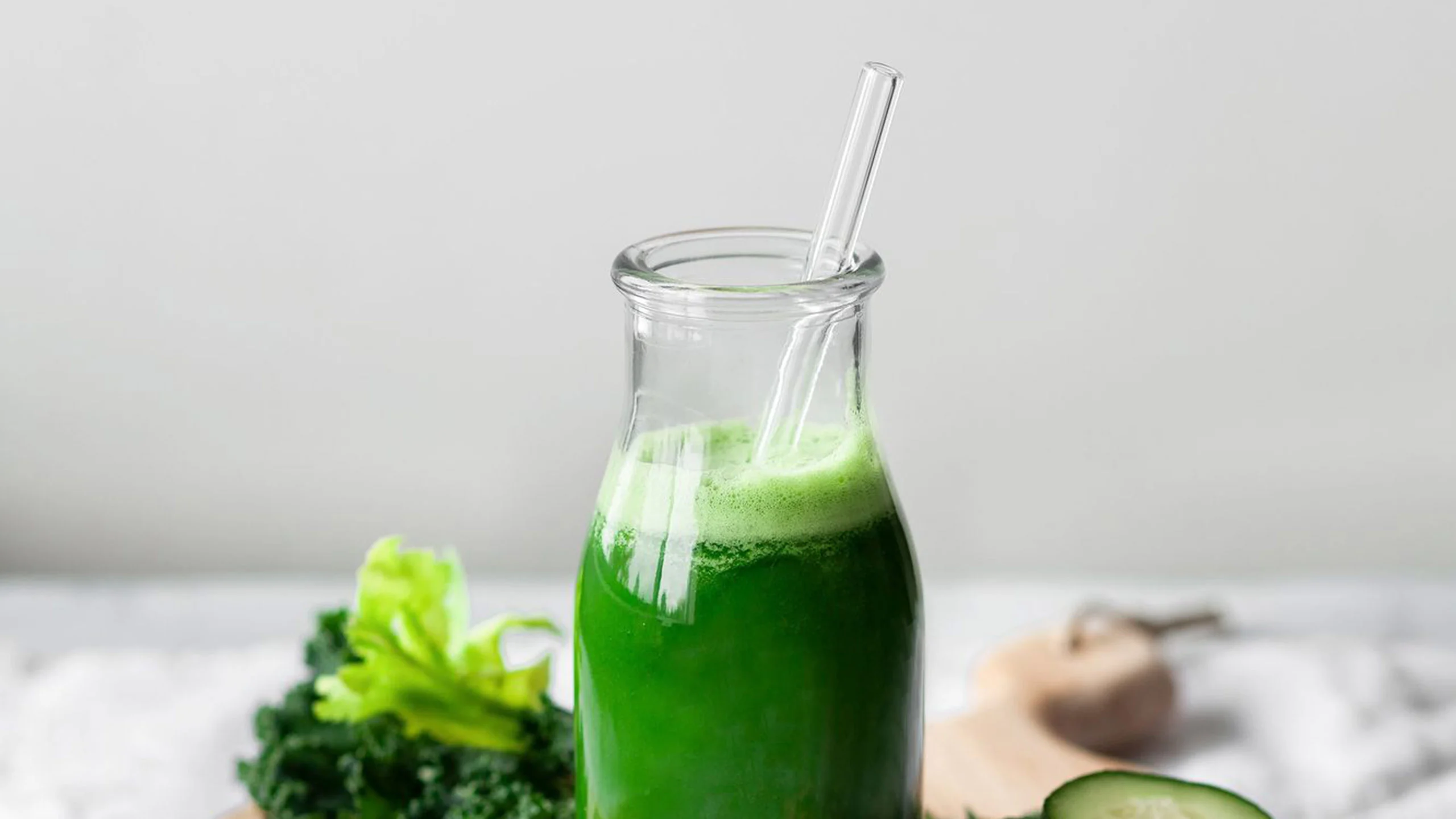 Este jugo verde con jengibre es una bomba de nutrientes