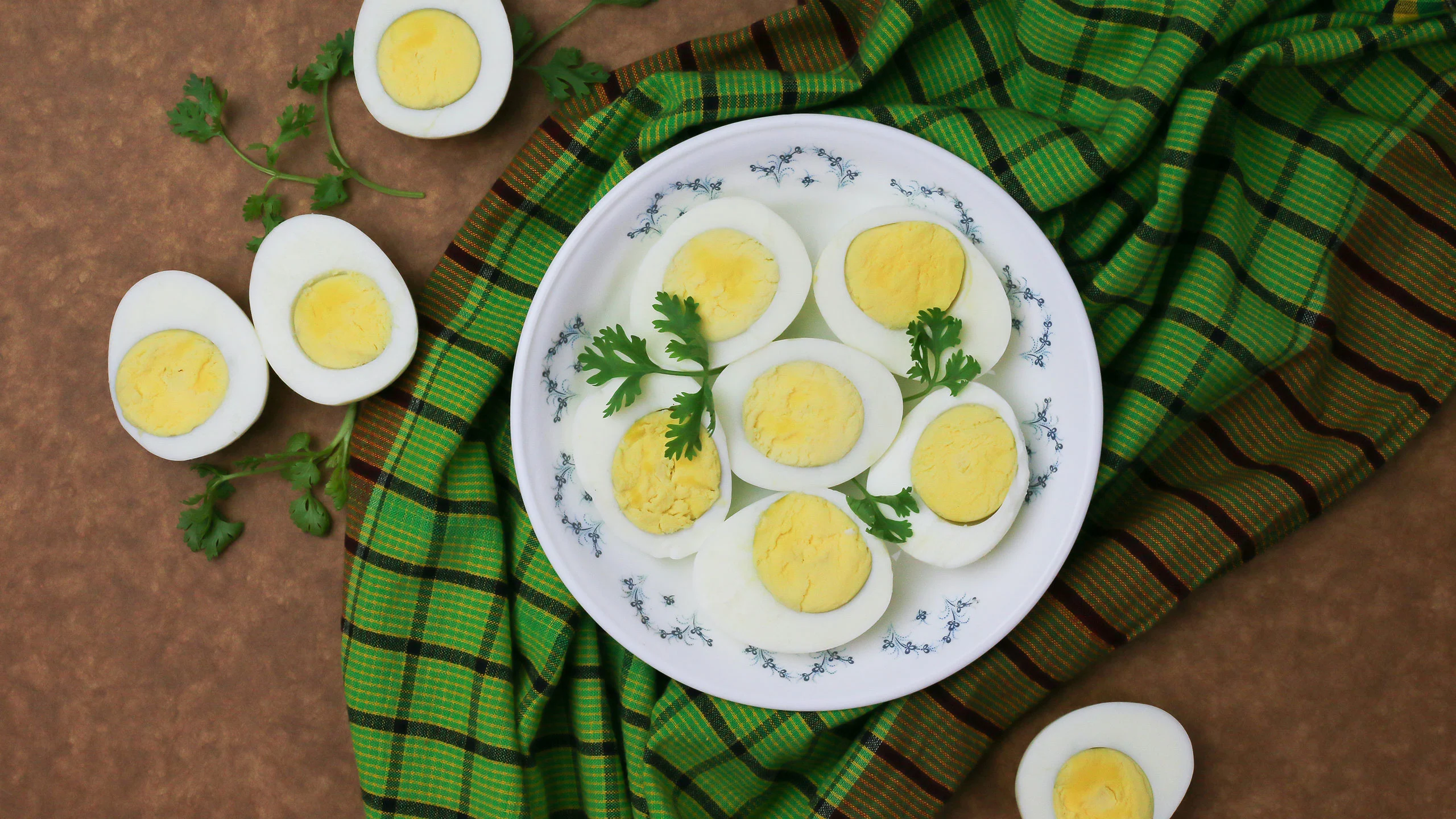 ¿Por qué deberías de tener un lote de huevo duro en tu refrigerador?