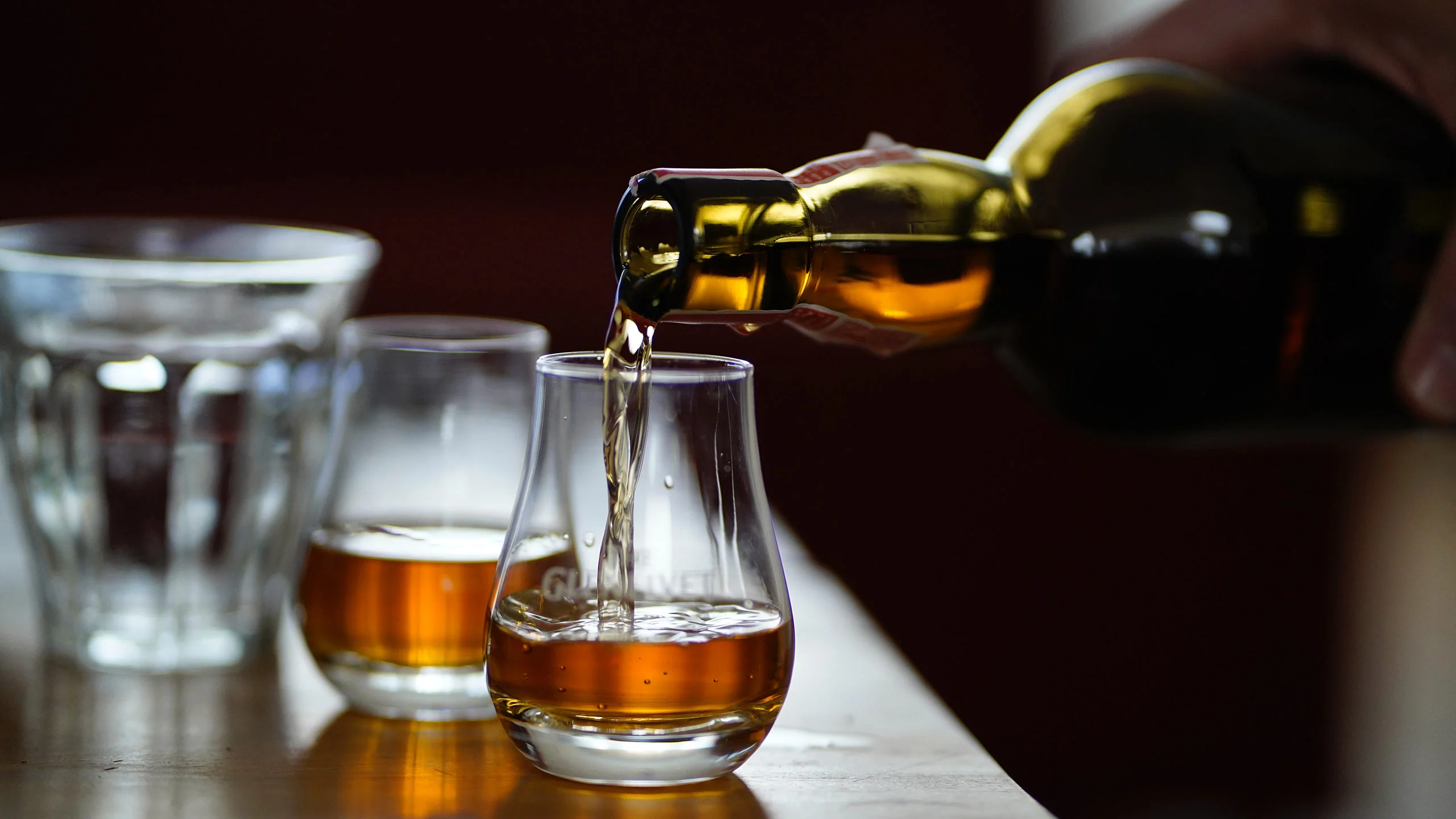 ¿Cuáles son las diferencias entre el Bourbon, Scotch whisky y whiskey?