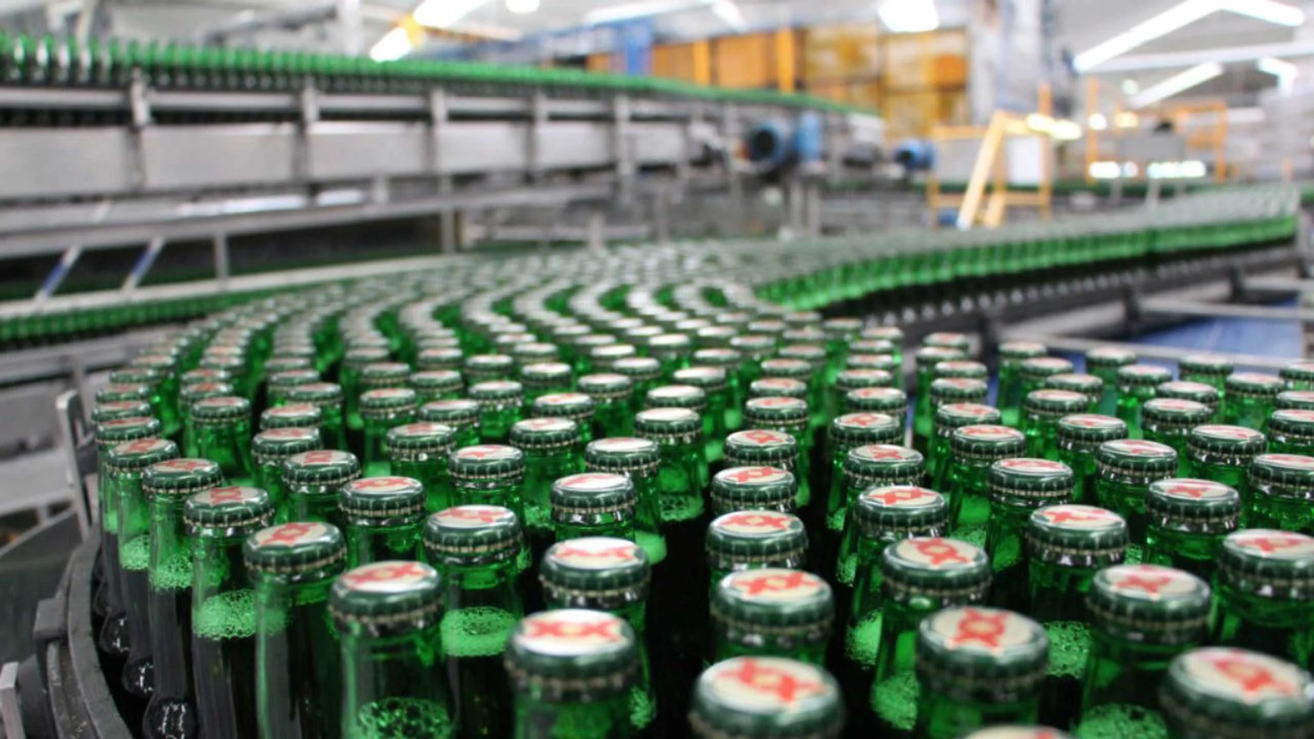 Heineken produce cerveza Dos Equis temporalmente en Holanda