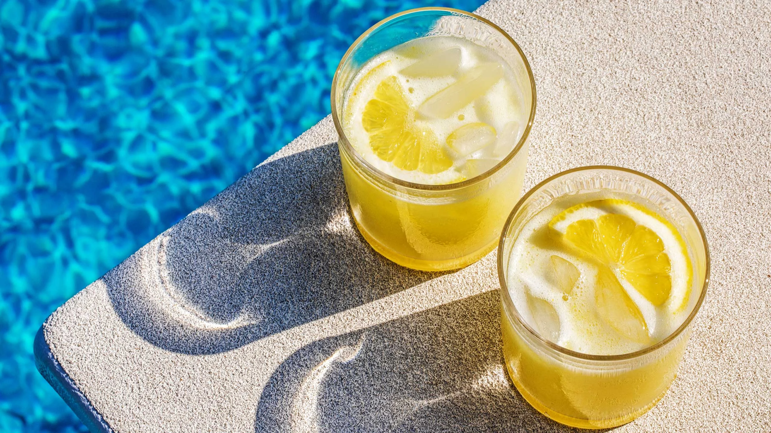 Prepara limonada con un limón entero