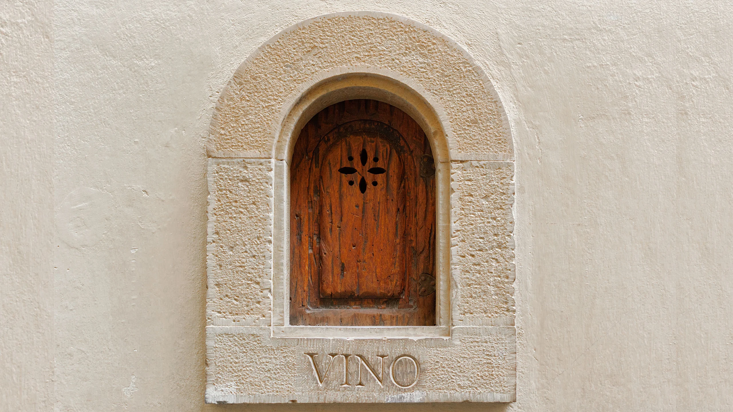 Las ventanas de vino (que surgieron en el año 1600) están de vuelta en Italia