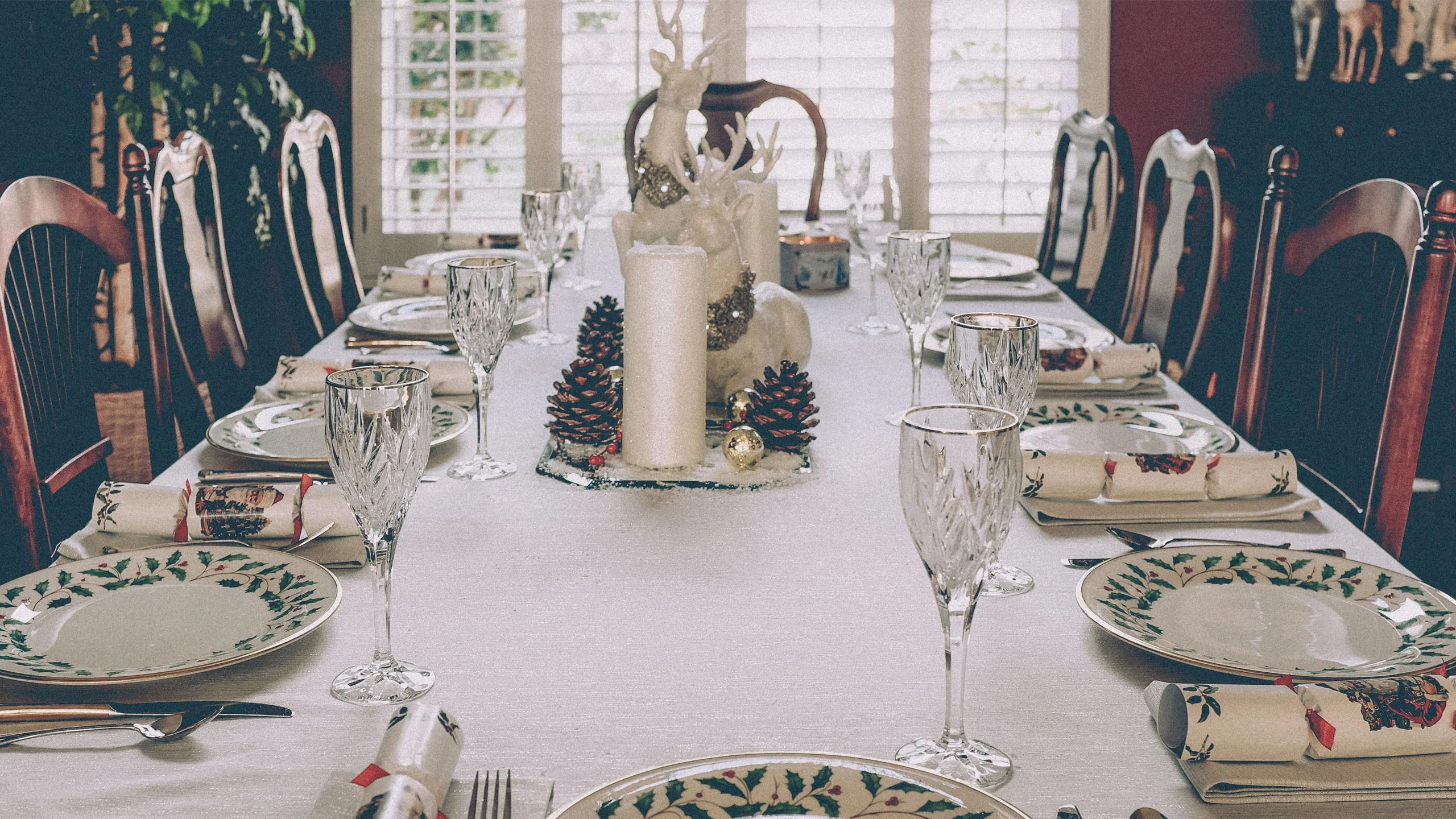 ¿Necesitas ideas para decorar tu mesa navideña?