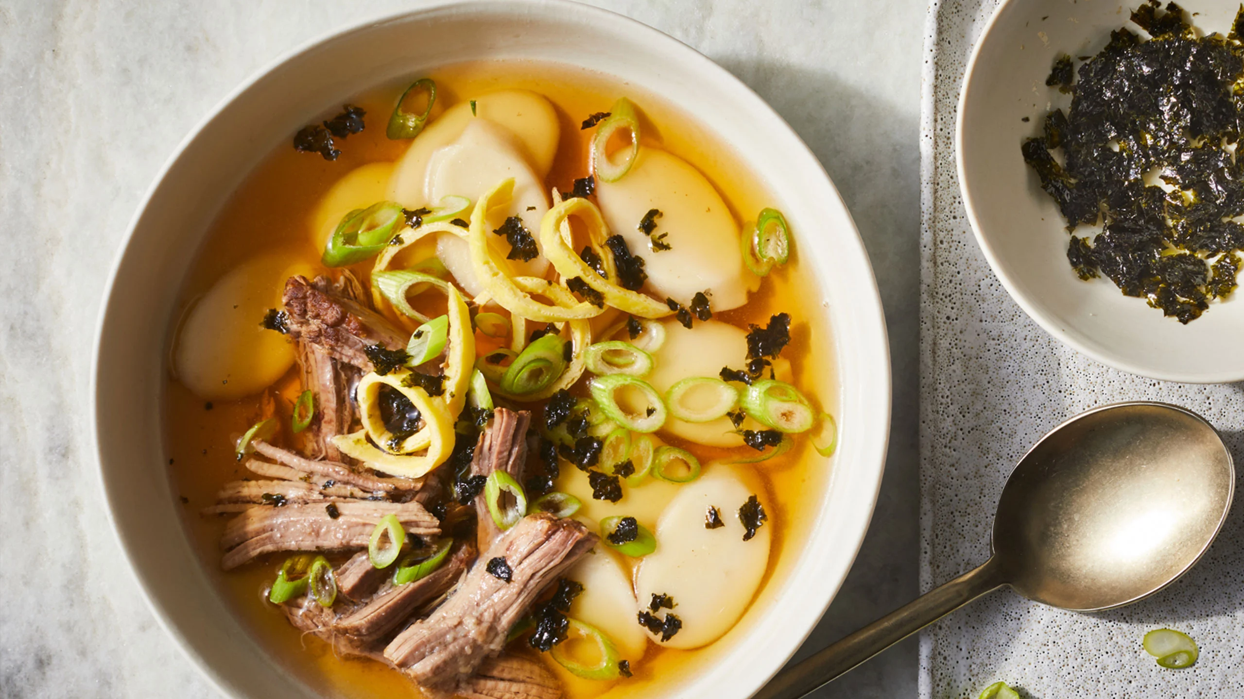Esta sopa coreana es demasiado buena para comerla solo en el Año Nuevo Lunar
