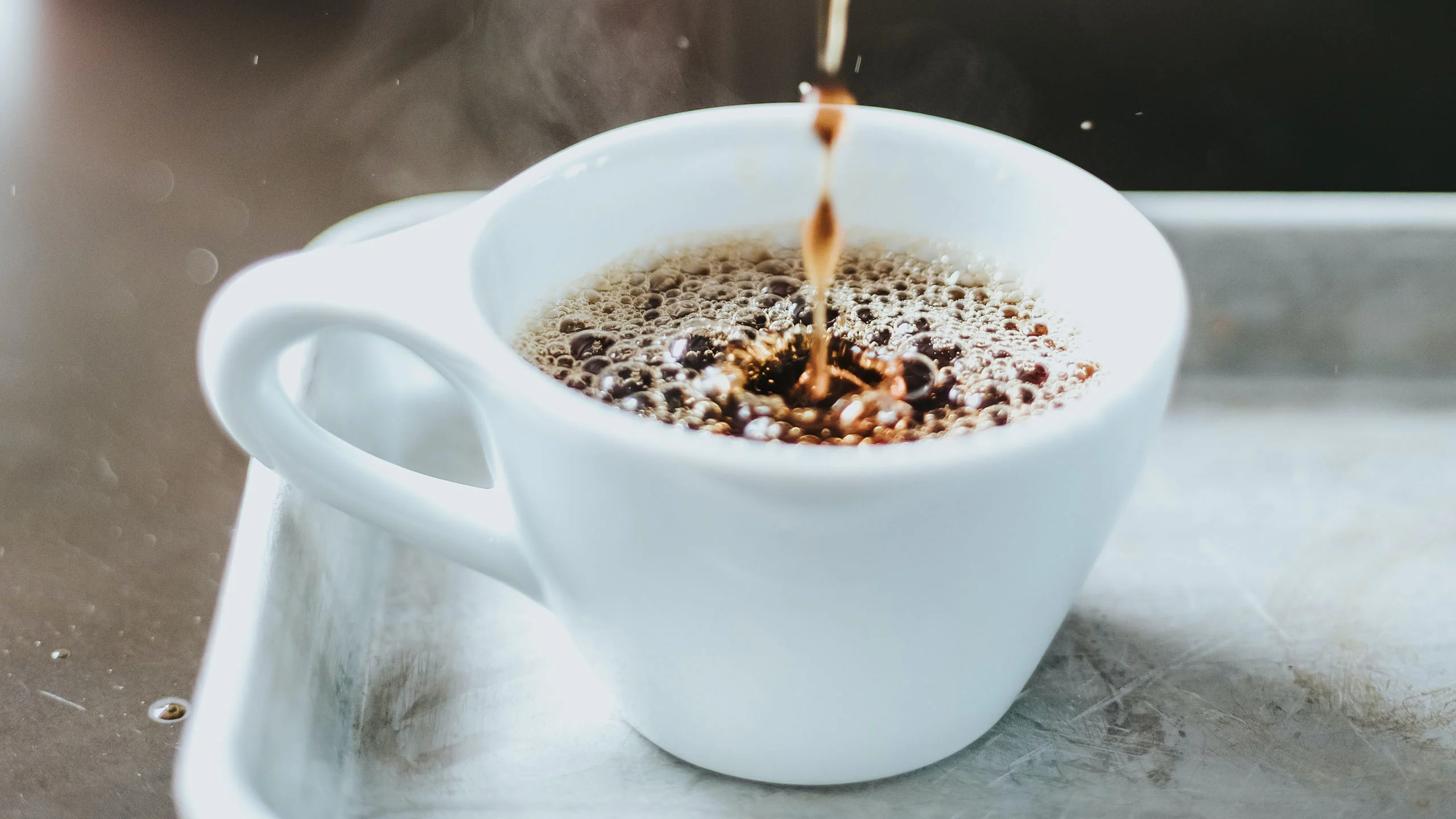 Beber más de 2 tazas de café al día podría reducir la mortalidad