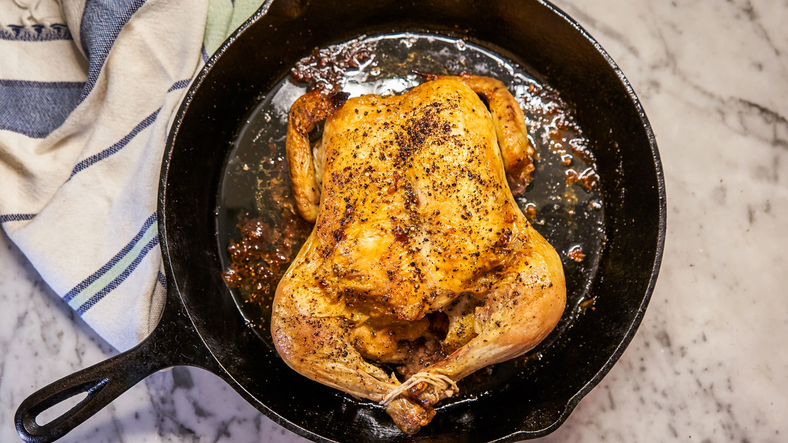 Cómo transformar un pollo asado en tres (o más) comidas reconfortantes