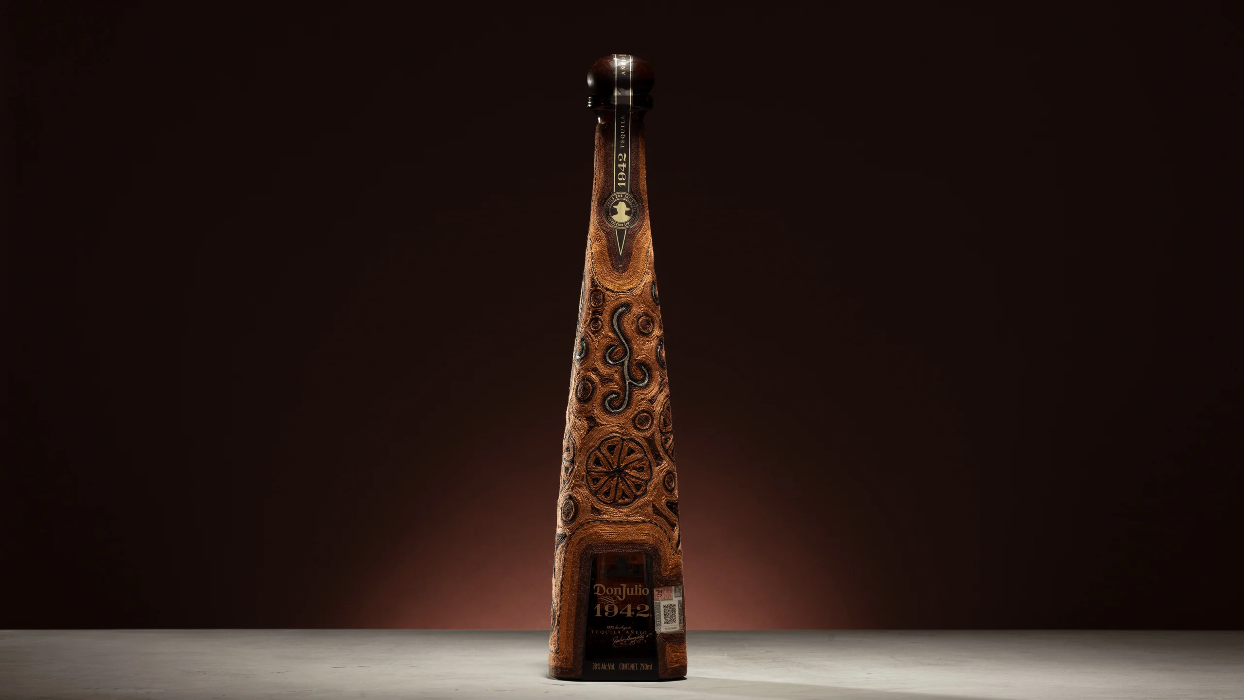 Esta botella de Tequila Don Julio honra la artesanía mexicana