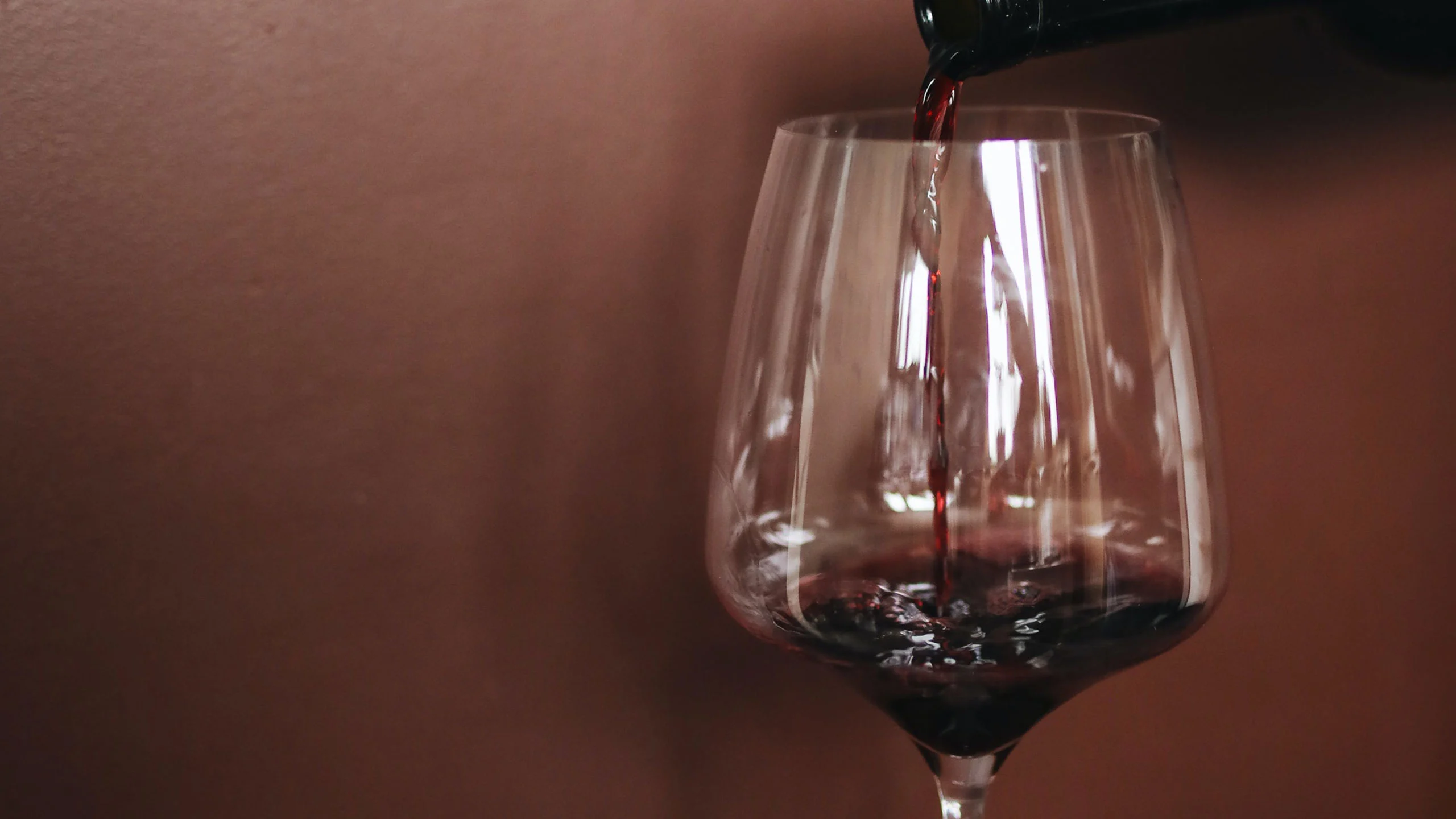 ¿Qué es el cuerpo del vino y cómo aprender a identificarlo?