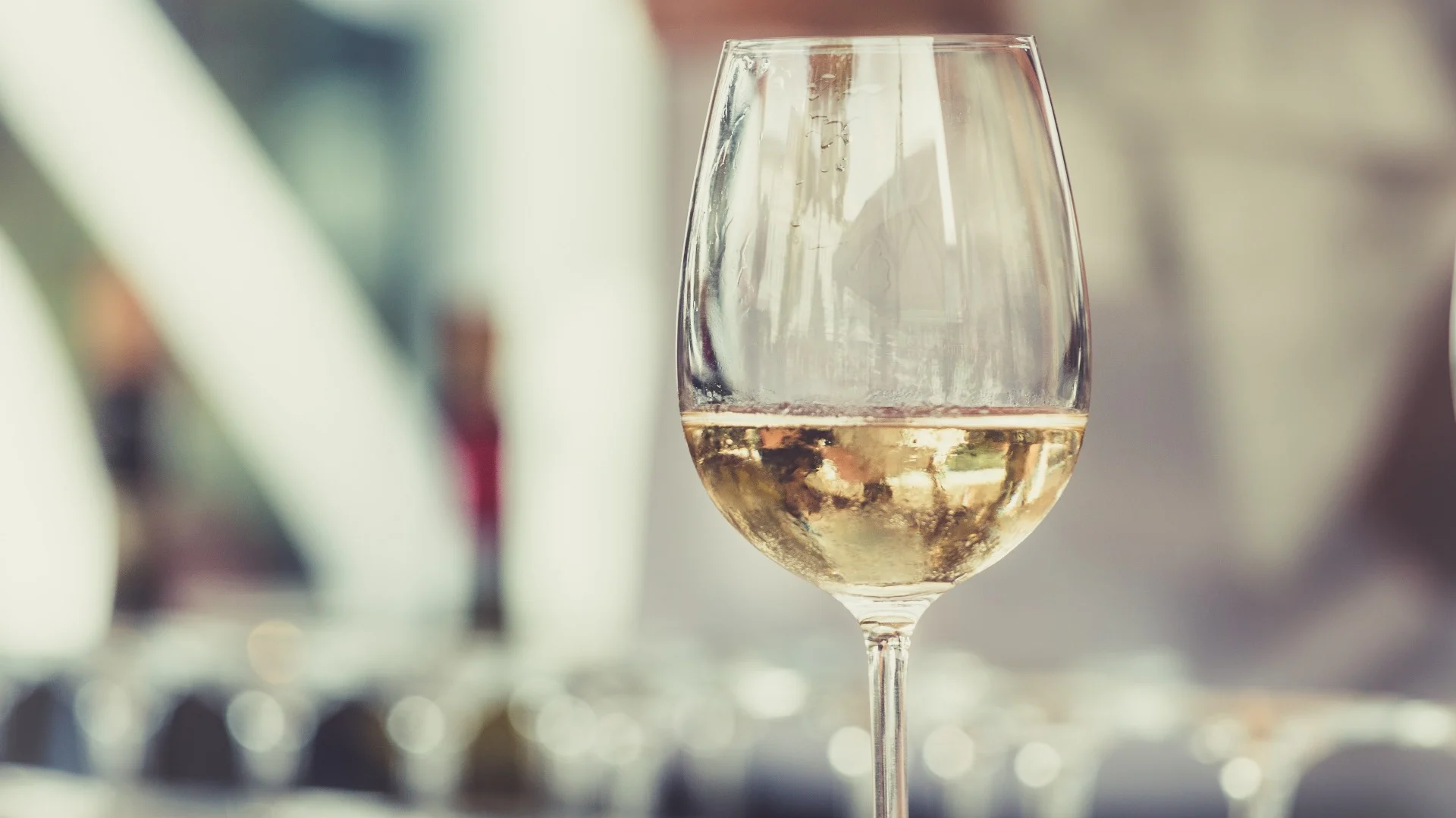 5 beneficios de beber champagne que querrás conocer