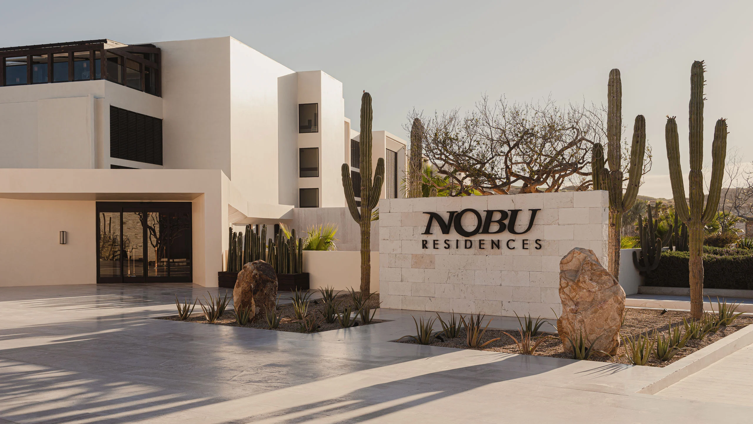 Nobu Los Cabos inaugura el área de residencias (y tiene un restaurante precioso)