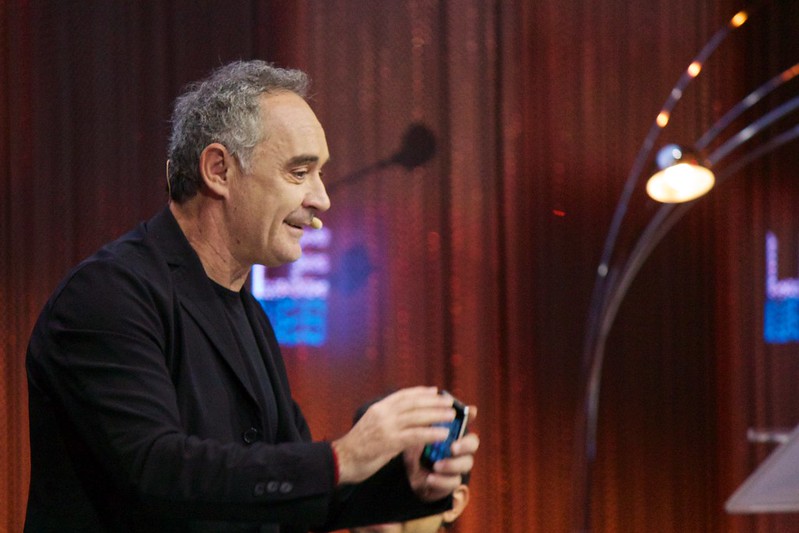 Ferran Adrià hablando en LeWeb Paris 2013 | Foto: Adam Tinworth en Flickr