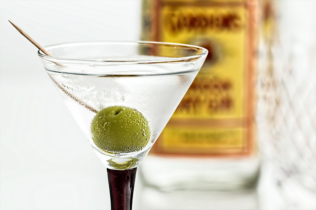 Así se hace el Martini más sofisticado: elegancia en la preparación y presentación