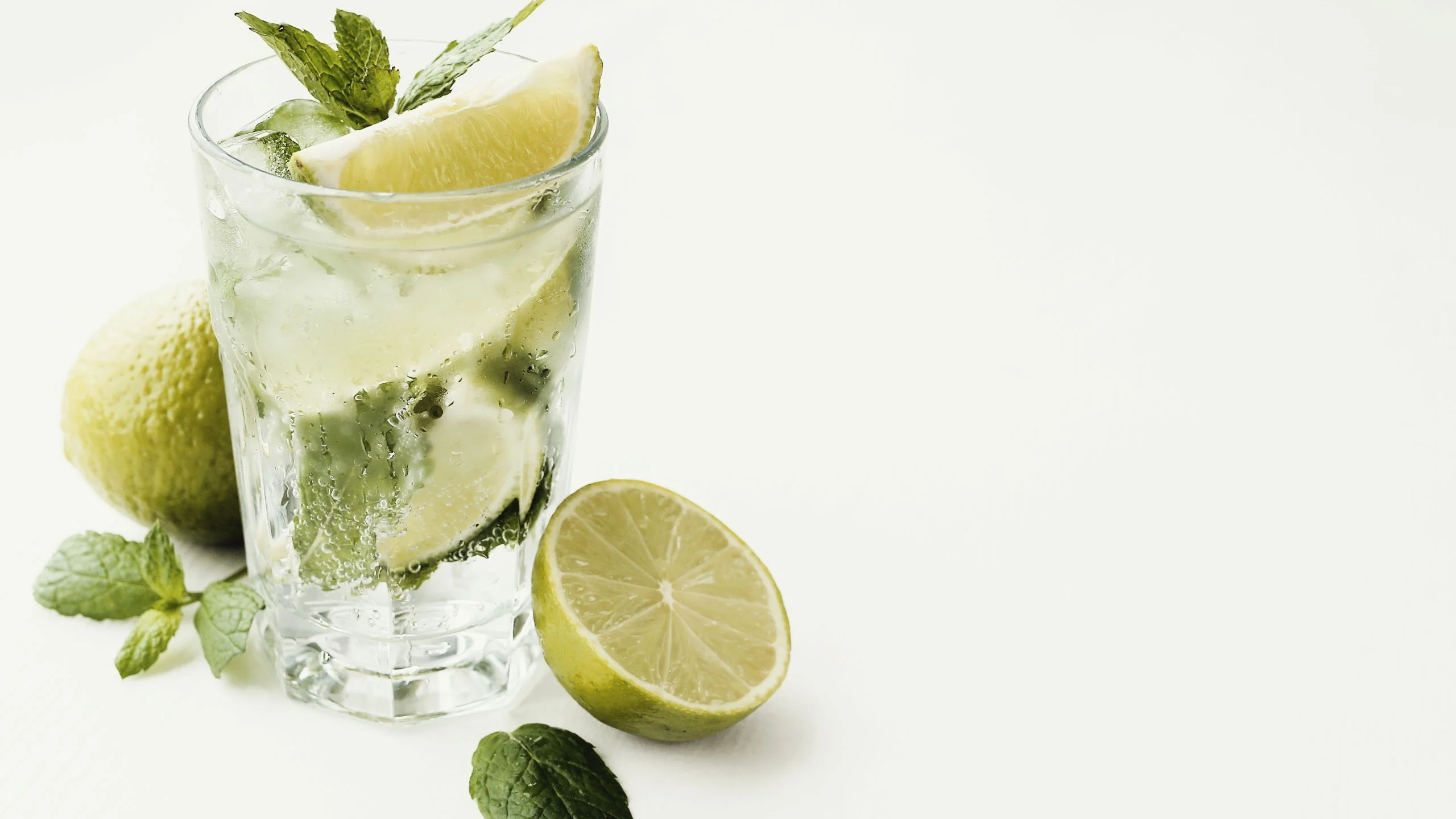 Cómo hacer el Mojito más refrescante: secretos para una bebida de verano perfecto