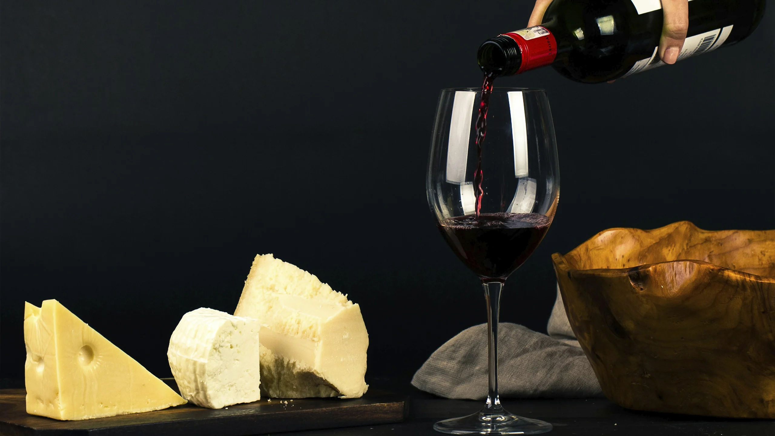Qué vinos maridan mejor con el queso francés